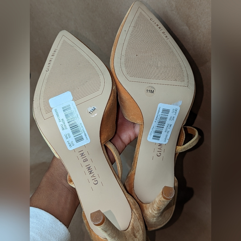 Gianni Bini Velvet Itzel Heels Tuscan Sun - Picture 11 of 11